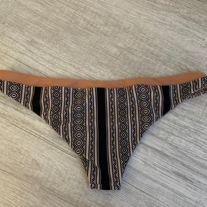ACACIA polynesian bottom